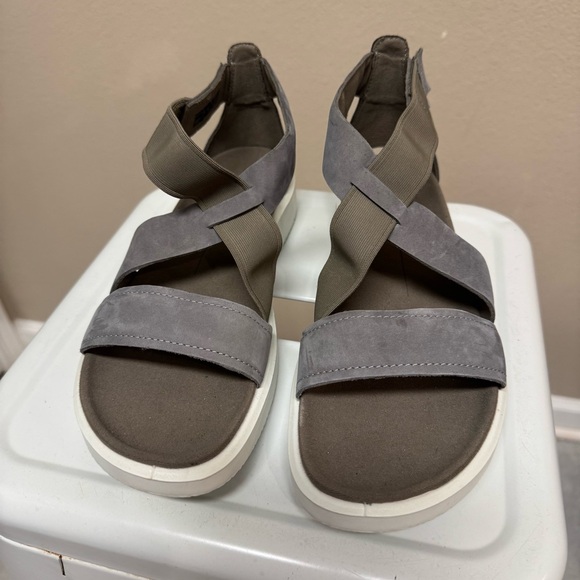 ECCO Sandals Women's 42 EU 11-11.5 US Gray Taupe Yuma Leather Cross Ankle Strap - Picture 2 of 4